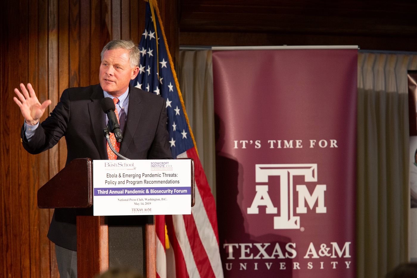 Senator Burr addresses Texas A&M Summit before re-authorization of PAHPA